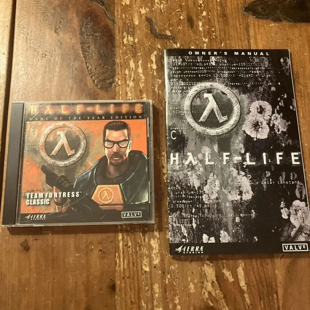 Half-Life Game of the Year Edition - PC w/ Manual + Key